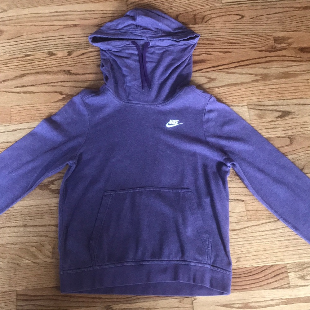 Woman’s Nike Sweatshirt